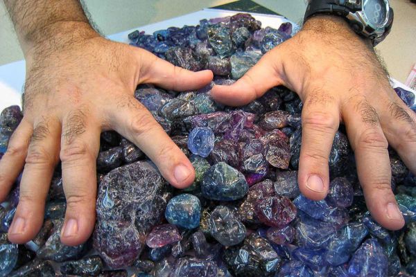 mozambique-tourmaline-9FD657F3A-FAD1-8F63-19C0-3C2E7BF64C83.jpg