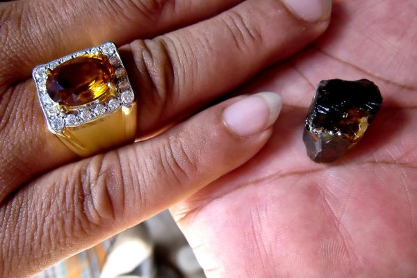 thailand-sapphire-11-2008-046-edit3A393EF6-48C2-D8CC-DD61-94402443522A.jpg